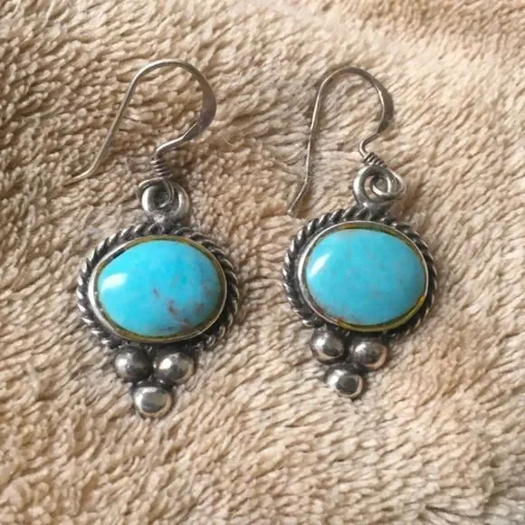 SOLD  Vintage Turquoise Rope Encircled Turquoise Sterling Silver Earrings - Picture 5 of 6